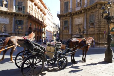 Palermo, quattro aski