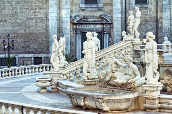 Palermo, Piazza Pretoria — Stock fotografie