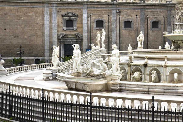 Palermo, Piazza Pretoria — Stock fotografie