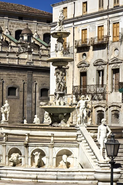 Palermo, Piazza Pretoria — Stock fotografie