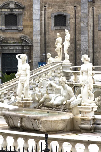 Palermo, Piazza Pretoria — Stockfoto