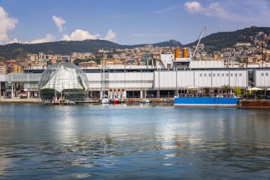 İtalya 'nın Biyosfer ile antik Cenova limanının güzel manzarası
