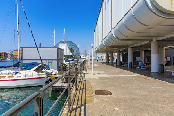 İtalya 'nın Biyosfer ile antik Cenova limanının güzel manzarası