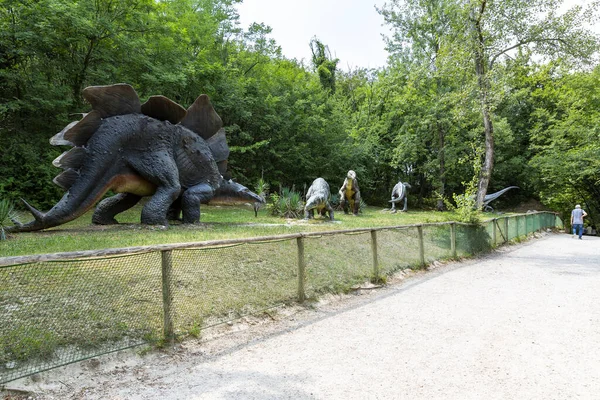 Bussolengo Italië 2019 Juli Levensgrote Reconstructie Van Een Gigantische Dinosaurus — Stockfoto