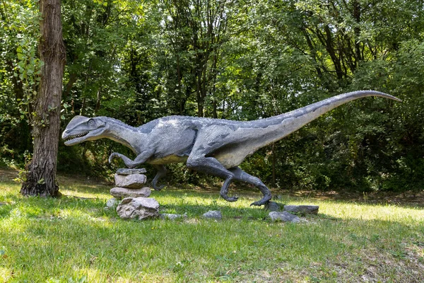 Bussolengo Italië 2019 Juli Levensgrote Reconstructie Van Een Gigantische Dinosaurus — Stockfoto