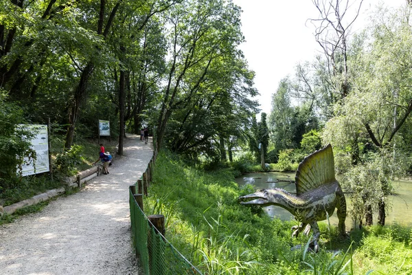 Bussolengo Italy 2019 July Lifesize Reconstruction Giant Dinosaur Natura Viva — Stock Fotó