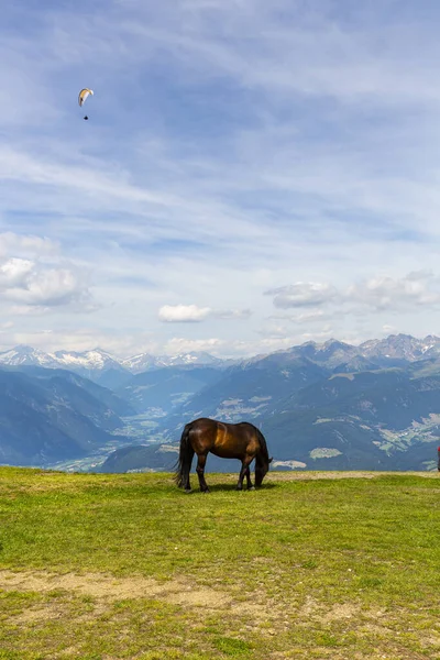 Gyönyörű Kilátás Nyílik Kronplatz Plan Corones Hegyvonulattal Háttérben Olaszország — Stock Fotó