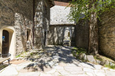 Campo Tures 'teki Taufers Kalesi. Valle Aurina Brunico yakınlarında, Güney Tyrol, İtalya