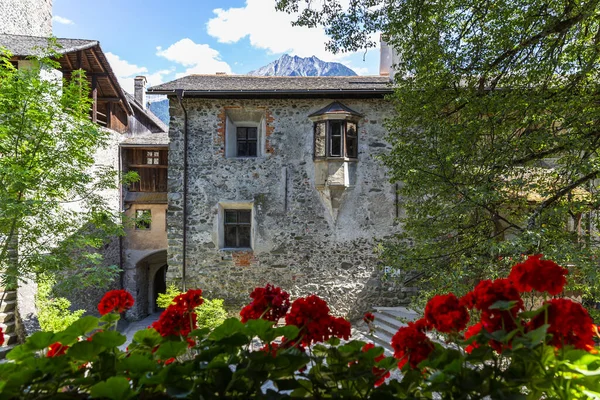 Castle Taufers Campo Tures Valle Aurina Brunico Jižní Tyrolsko Itálii — Stock fotografie