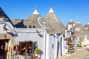 Alberobello, Puglia, İtalya. Trulli kentsel manzarası, bu bölgenin orijinal ve antik evleri