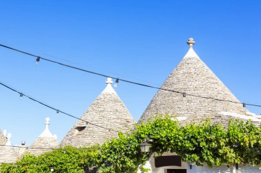 Alberobello, Puglia, İtalya. Trulli kentsel manzarası, bu bölgenin orijinal ve antik evleri