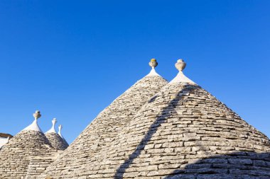 Alberobello, Puglia, İtalya. Trulli kentsel manzarası, bu bölgenin orijinal ve antik evleri