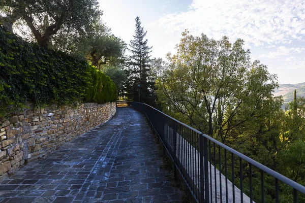 Blick Auf Das Städtchen Serra San Quirico Der Provinz Ancona — Stockfoto