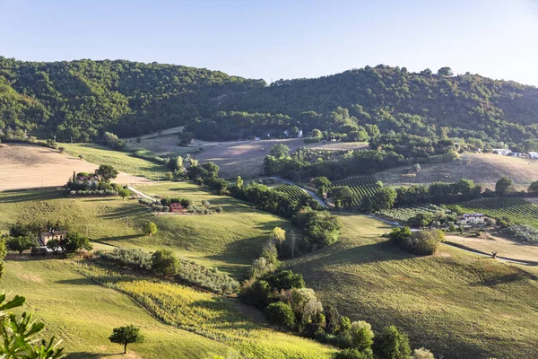 Widok Małe Miasteczko Serra San Quirico Prowincji Ancona Regionie Marche — Zdjęcie stockowe