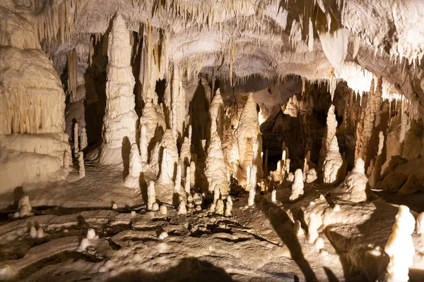 Hermosa Vista Las Cuevas Frasasassi Grotte Frasasassi Enorme Sistema Cuevas —  Fotos de Stock