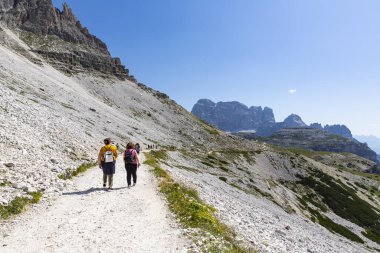 Lavaredo 'nun Üç Tepesi, Güney Tyrol' daki Dolomitlerin sembolü. İtalya