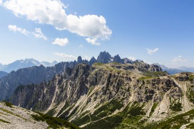 Lavaredo 'nun Üç Tepesi, Güney Tyrol' daki Dolomitlerin sembolü. İtalya