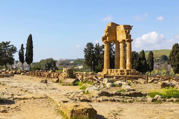 Agrigento Archeologický Park Údolí Chrámů Svatyně Chthonských Božstev Chrám Dioscuri — Stock fotografie