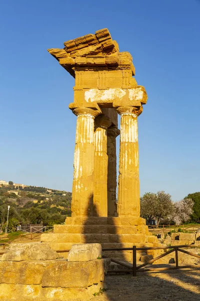 Agrigento Tapınaklar Vadisi Nin Arkeoloji Parkı Kolon Tanrılarının Mabedi Dioscuri — Stok fotoğraf