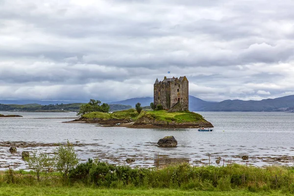 Stalker Castle Tower House Small Island Loch Laich Inlet Loch — Stock Photo, Image