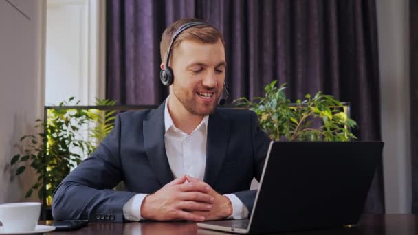 Business Video Call Smiling Business Man Talking Video Conference Online — Vídeo de stock