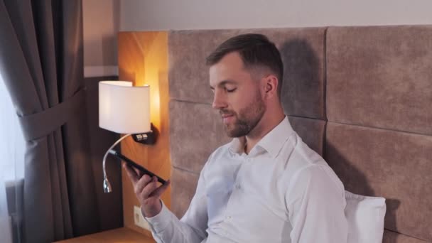 Business Man Calling Working Remotely Mobile Phone Indoors Portrait Ambitious — Stok video