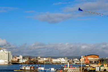 Cardiff Körfezi uçan uçurtma