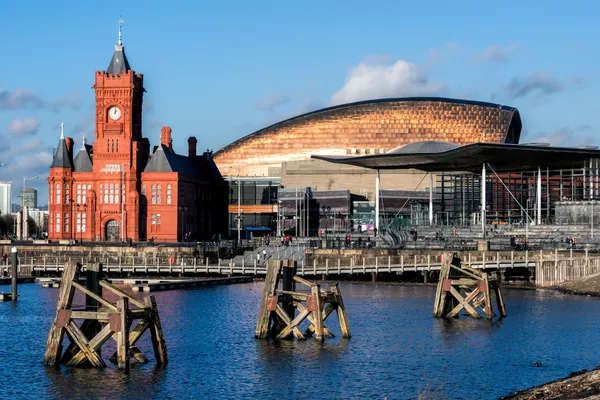 Pierhead e Millenium Centre edifici Cardiff Bay Foto Stock Royalty Free
