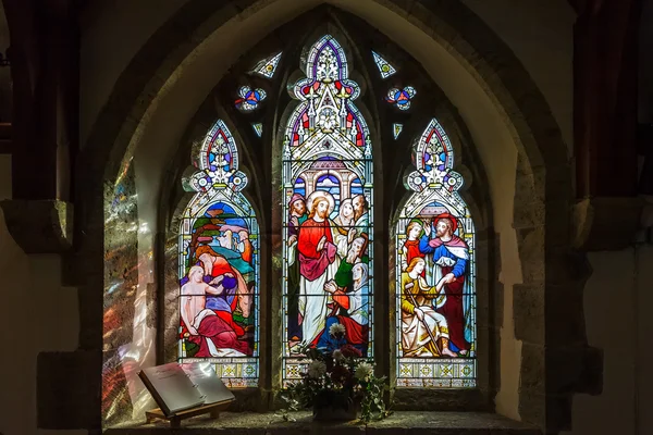 Interior view of St Peter ad Vincula church in Wisborough Green — Stock Photo, Image