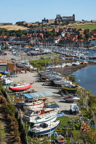 Blick entlang der Esk in Richtung Whitby — Stockfoto