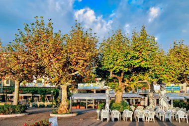 Bir Riva del garda garda Gölü İtalya'nın kıyısında