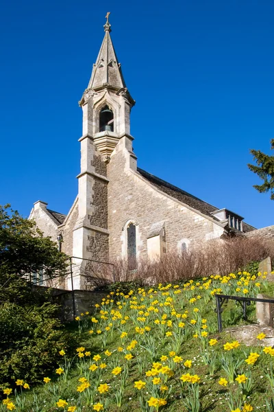Visa av clifton hampden kyrkan en solig vårdag — Stockfoto