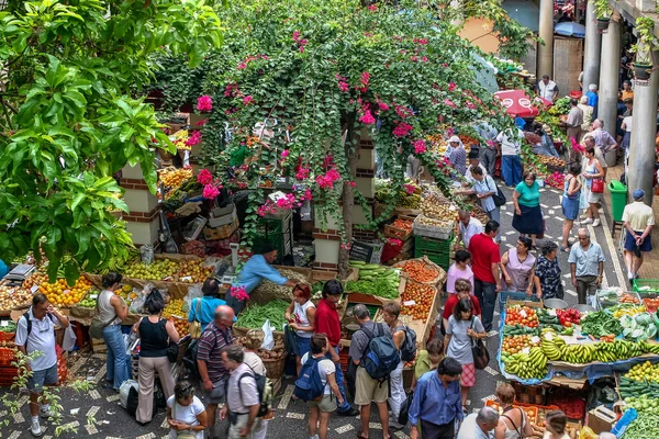 Bustling Funchal market in Madeira — Stock Photo, Image