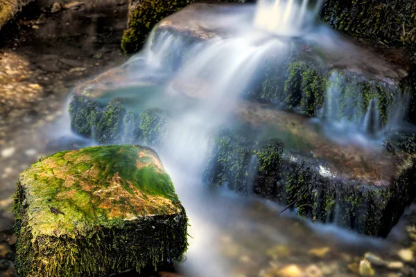 Kleine waterval in Sussex — Stockfoto