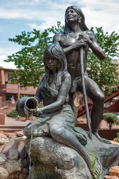 Statue des indigènes indiens à Sedona — Photo