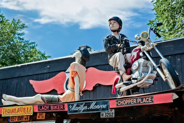 Manequins em um telhado em Seligman — Fotografia de Stock