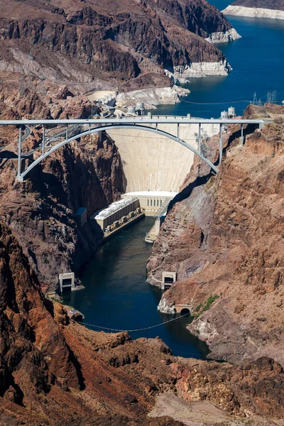 Vista de la presa Hoover y el puente — Foto de Stock