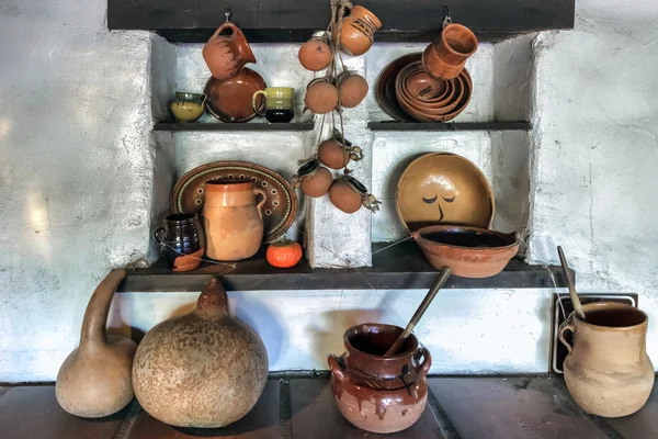 Pots exposés dans le plus ancien bâtiment de Los Angeles — Photo