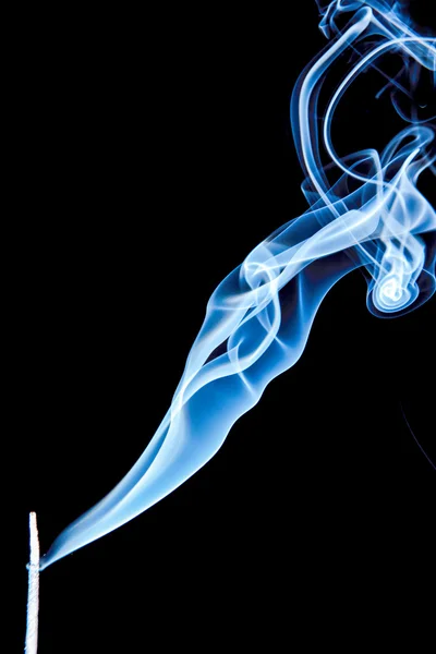 Traccia di fumo bastone incenso — Foto Stock
