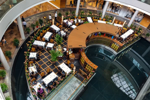 Restaurangen på marina bay sands köpcentrum — Stockfoto