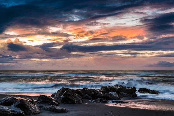 Zachód słońca na plaży hokitika — Zdjęcie stockowe