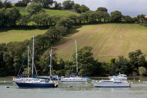 Boats moored on the River Dart — Stock Photo, Image