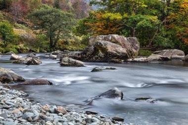 sonbahar glaslyn Nehri