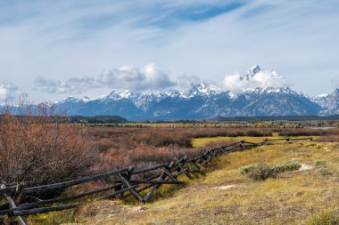 grand teton mountain aralığı görünümünü