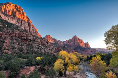 gün batımında Virgin river