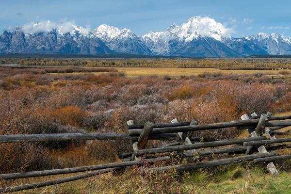 grand teton mountain aralığı görünümünü