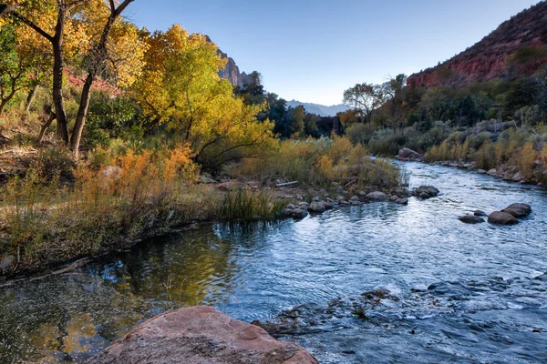 Herfst zonlicht op de virgin river valley — Stockfoto