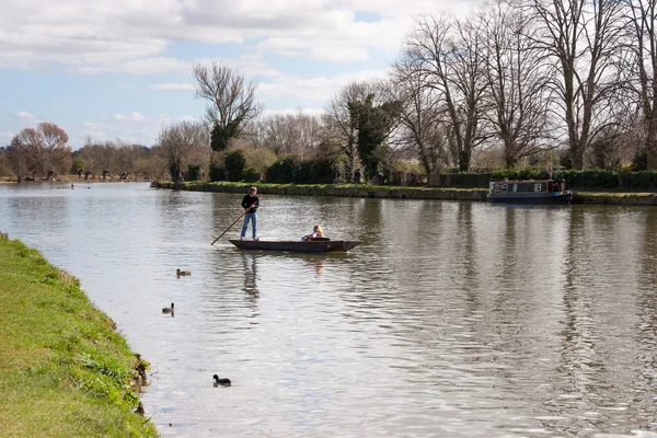 Punting en el río Isis — Foto de Stock