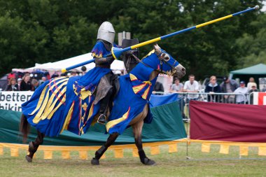 Ortaçağ mızrak dövüşü re-enactment olay hop Farm