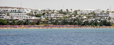 insanlar lanzarote İspanya bir sahilde rahatlatıcı